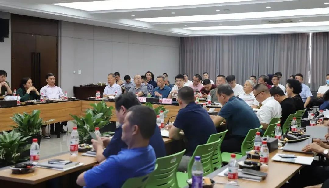 卓越企業(yè)家學(xué)習(xí)俱樂部走進(jìn)通力科技參觀學(xué)習(xí)！